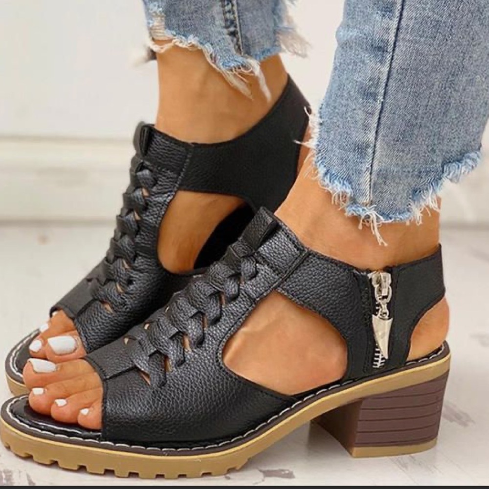 Black Chunky Shoes Size 10